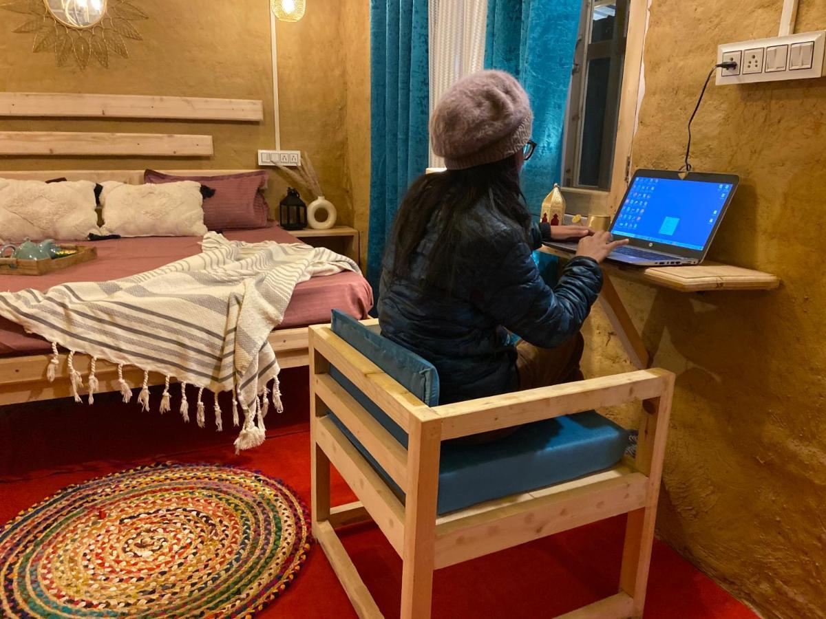 Mud Stays Gangnāni Exteriör bild
